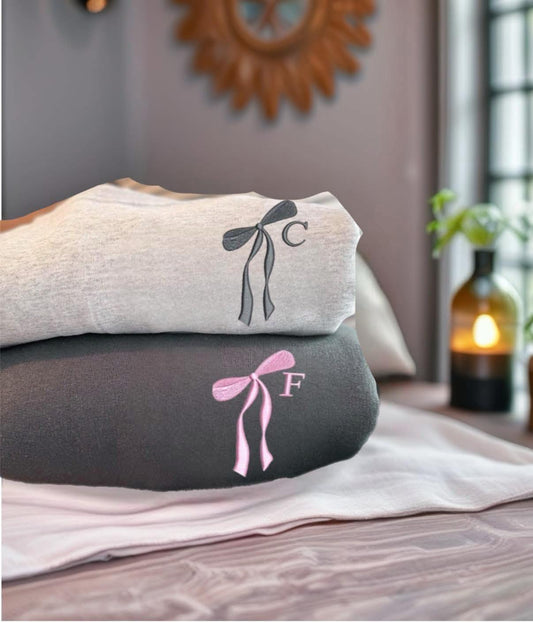Single Letter Bow Sweatshirt
